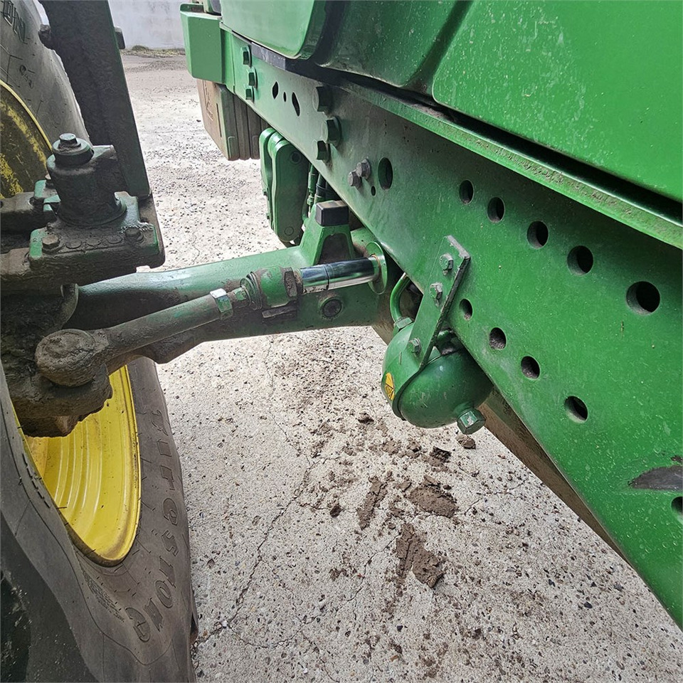 Traktor John Deere 6210 R: das Bild 28