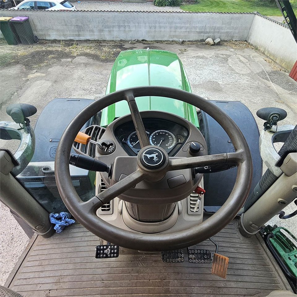 Traktor John Deere 6210 R: das Bild 15